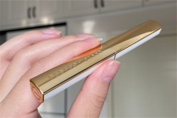 完美日記小細跟禮盒多少錢 完美日記小細跟口紅介紹 完美日記小細跟禮盒多少錢 完美日記小細跟口紅介紹