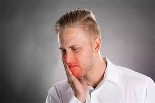 口腔潰瘍有忌口嗎 口腔潰瘍可以吃冰的東西嗎 口腔潰瘍有忌口嗎 口腔潰瘍可以吃冰的東西嗎