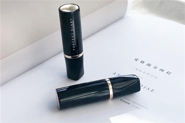 完美日記小黑鉆真假對比 完美日記小黑鉆干不干 完美日記小黑鉆真假對比 完美日記小黑鉆干不干