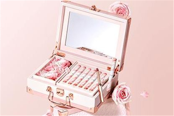 完美日記小細跟禮盒多少錢 完美日記小細跟口紅介紹 完美日記小細跟禮盒多少錢 完美日記小細跟口紅介紹