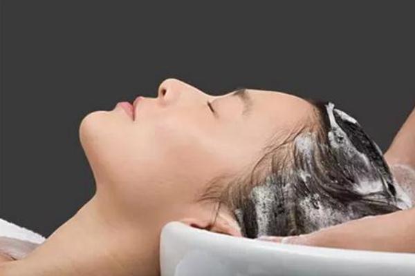 保養(yǎng)頭發(fā)最好的辦法 保養(yǎng)頭發(fā)吃什么食物 保養(yǎng)頭發(fā)最好的辦法 保養(yǎng)頭發(fā)吃什么食物