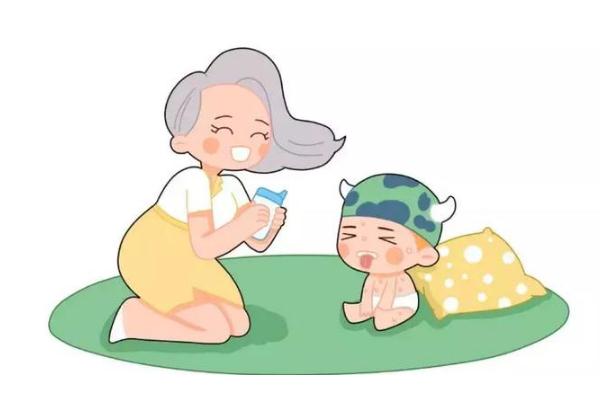 寶寶長痱子要怎么處理 寶寶長痱子要不要穿衣服 寶寶長痱子要怎么處理 寶寶長痱子要不要穿衣服