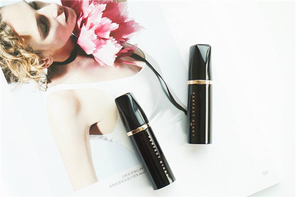 完美日記小黑鉆口紅色號(hào)推薦 完美日記小黑鉆口紅怎么樣 完美日記小黑鉆口紅色號(hào)推薦 完美日記小黑鉆口紅怎么樣