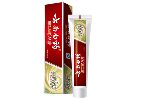 云南白藥牙膏有沒有含氟 云南白藥牙膏的成分有哪些 云南白藥牙膏有沒有含氟 云南白藥牙膏的成分有哪些