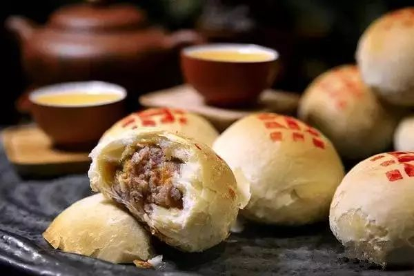 蘇式月餅和廣式月餅?zāi)膫€好吃 蘇式月餅和廣式月餅?zāi)膫€熱量高 蘇式月餅和廣式月餅?zāi)膫€好吃 蘇式月餅和廣式月餅?zāi)膫€熱量高