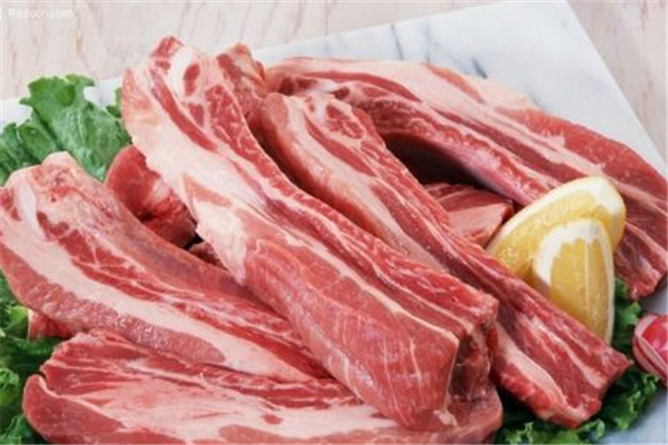 濟南大潤發(fā)發(fā)臭隔夜肉洗了再賣 肉怎么看新不新鮮 濟南大潤發(fā)發(fā)臭隔夜肉洗了再賣 肉怎么看新不新鮮