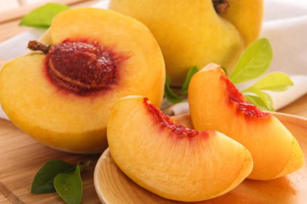 黃桃的功效與禁忌 黃桃的營養(yǎng)價值 黃桃的功效與禁忌 黃桃的營養(yǎng)價值