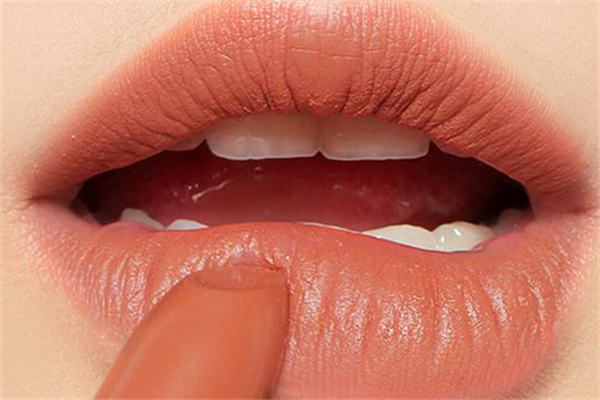 3ce口紅適合黃皮的顏色 3ce口紅適合黃黑皮涂的色號(hào) 3ce口紅適合黃皮的顏色 3ce口紅適合黃黑皮涂的色號(hào)