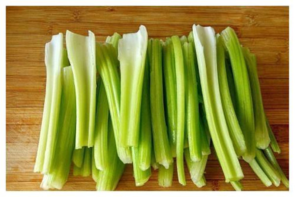 芹菜會(huì)導(dǎo)致不孕嗎 芹菜會(huì)導(dǎo)致流產(chǎn)嗎