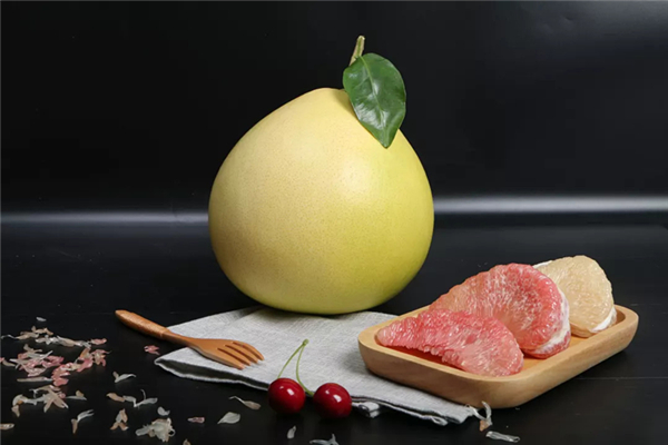 柚子的含糖高嗎 柚子適合糖尿病人吃嗎 柚子的含糖高嗎 柚子適合糖尿病人吃嗎