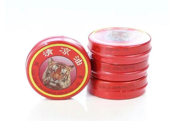 清涼油可以擦臉上的痘痘嗎 清涼油去瘊子是真的嗎 清涼油可以擦臉上的痘痘嗎 清涼油去瘊子是真的嗎