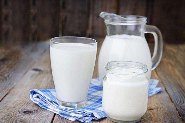 牛奶和奶粉哪個(gè)有營(yíng)養(yǎng)哪個(gè)更好 牛奶和奶粉一樣嗎 牛奶和奶粉哪個(gè)有營(yíng)養(yǎng)哪個(gè)更好 牛奶和奶粉一樣嗎