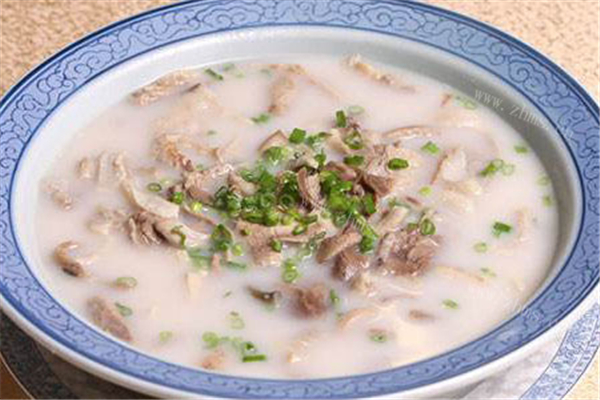 羊肉湯熬出來發(fā)黑是什么原因 羊肉湯怎么熬又濃又白