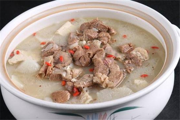 羊肉湯適合什么季節(jié)喝 羊肉湯喝多了會不會上火 羊肉湯適合什么季節(jié)喝 羊肉湯喝多了會不會上火