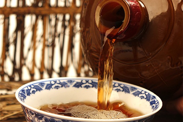 黃酒去腥要多長(zhǎng)時(shí)間 黃酒去腥好還是料酒去腥好 黃酒去腥要多長(zhǎng)時(shí)間 黃酒去腥好還是料酒去腥好