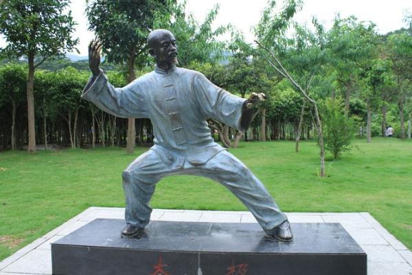 打太極拳有什么用 打太極拳有利于健康嗎 打太極拳有什么用 打太極拳有利于健康嗎