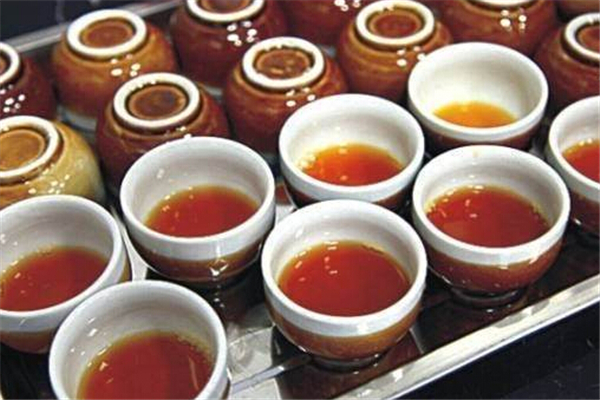 黃酒和螃蟹能一起吃嗎 黃酒和螃蟹一起吃有什么好 黃酒和螃蟹能一起吃嗎 黃酒和螃蟹一起吃有什么好