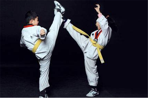 跆拳道有實戰(zhàn)能力嗎 跆拳道的好處與壞處 跆拳道有實戰(zhàn)能力嗎 跆拳道的好處與壞處