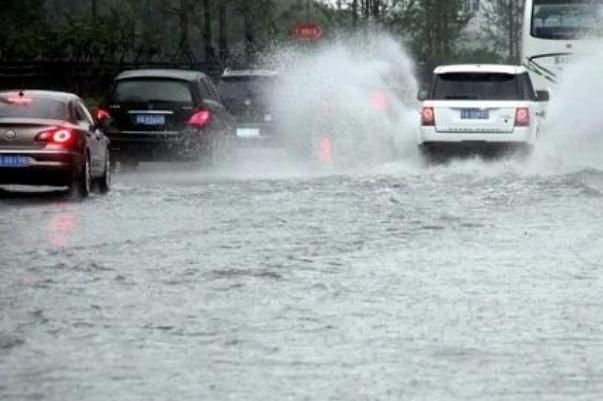 暴雨藍色預警江蘇安徽等11省區(qū)市局地有大暴雨 下暴雨可以看電視嗎