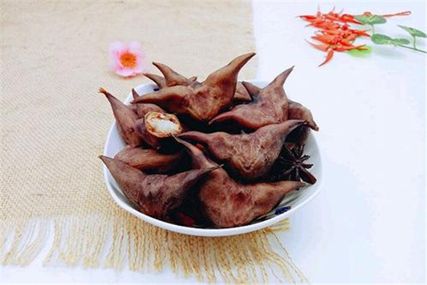 菱角和螃蟹能不能一起吃 菱角和什么相克 菱角和螃蟹能不能一起吃 菱角和什么相克