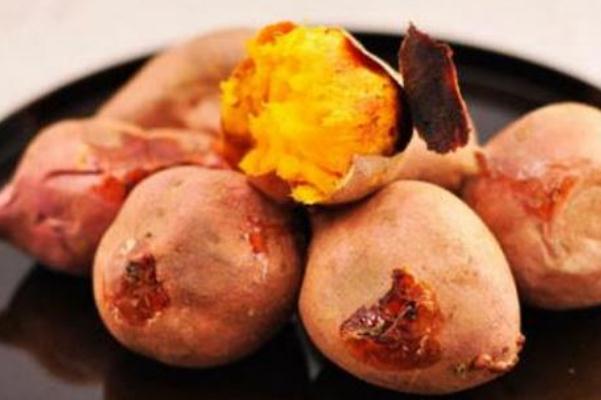 紅薯有黑色斑點(diǎn)削掉還能吃嗎 紅薯有黑色斑點(diǎn)是什么原因 紅薯有黑色斑點(diǎn)削掉還能吃嗎 紅薯有黑色斑點(diǎn)是什么原因