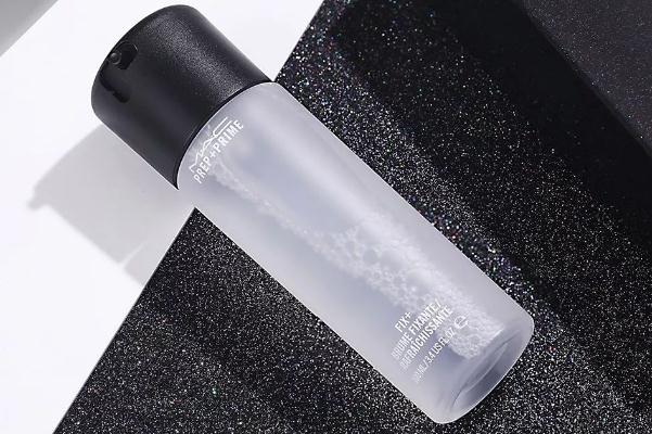 定妝噴霧要干了之后再化妝嗎 定妝噴霧要搖嗎 定妝噴霧要干了之后再化妝嗎 定妝噴霧要搖嗎