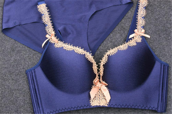 內衣用肥皂還是洗衣液好 內衣怎么洗不變形