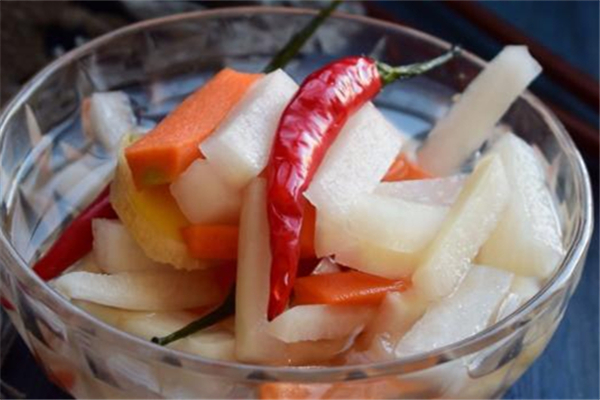 腌蘿卜要不要燙一下 腌蘿卜要去皮嗎 腌蘿卜要不要燙一下 腌蘿卜要去皮嗎