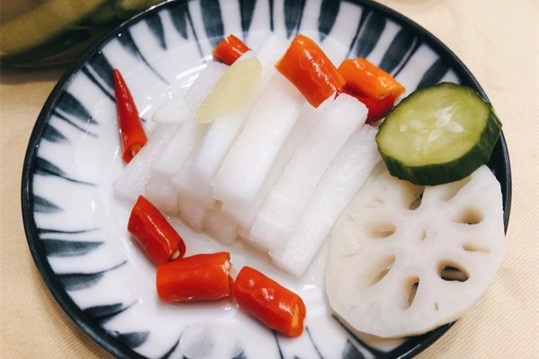 腌蘿卜要不要燙一下 腌蘿卜要去皮嗎 腌蘿卜要不要燙一下 腌蘿卜要去皮嗎