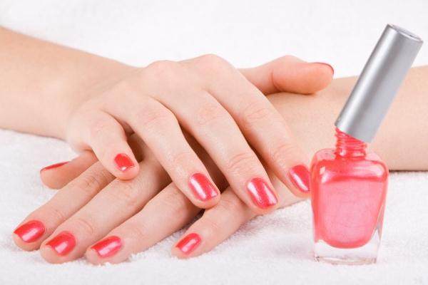 指甲油有甲醛嗎 指甲油有腐蝕性嗎 指甲油有甲醛嗎 指甲油有腐蝕性嗎