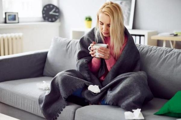 手腳冰涼出汗是什么原因 手腳冰涼出汗特別嚴(yán)重怎么辦 手腳冰涼出汗是什么原因 手腳冰涼出汗特別嚴(yán)重怎么辦