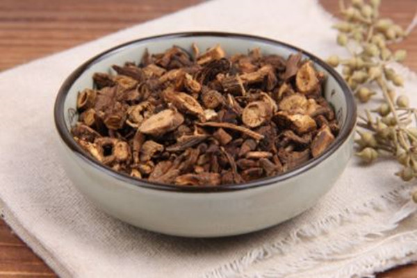 柴胡可以緩解痛經(jīng)嗎 柴胡能治便秘嗎 柴胡可以緩解痛經(jīng)嗎 柴胡能治便秘嗎