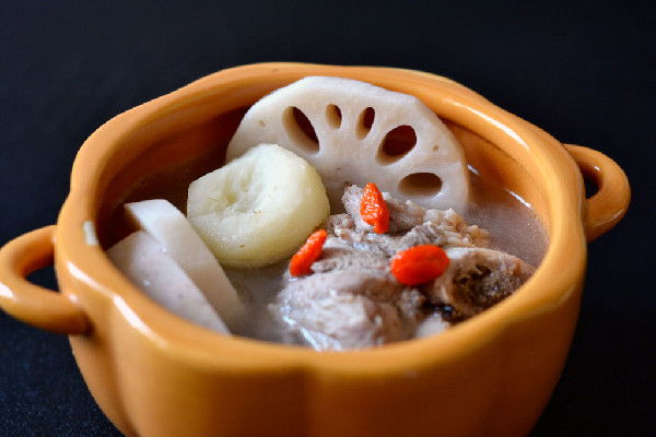 蓮藕排骨湯隔夜還能吃嗎 蓮藕排骨湯是涼性的還是熱性的 蓮藕排骨湯隔夜還能吃嗎 蓮藕排骨湯是涼性的還是熱性的