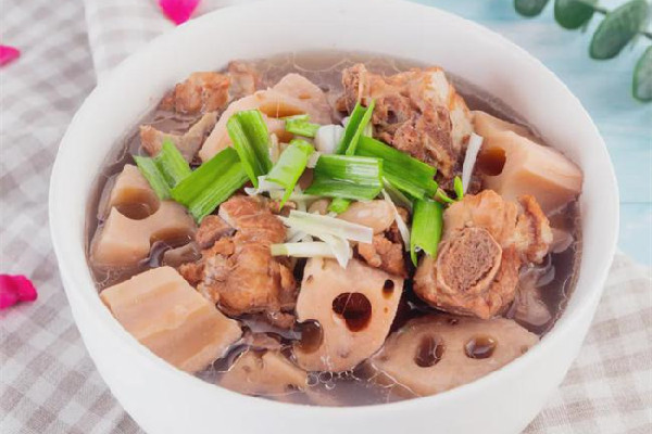 蓮藕排骨湯隔夜還能吃嗎 蓮藕排骨湯是涼性的還是熱性的 蓮藕排骨湯隔夜還能吃嗎 蓮藕排骨湯是涼性的還是熱性的