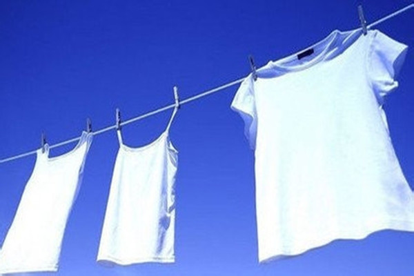 發(fā)霉的衣服會(huì)傳染別的衣服嗎 衣服發(fā)霉怎么消毒 發(fā)霉的衣服會(huì)傳染別的衣服嗎 衣服發(fā)霉怎么消毒