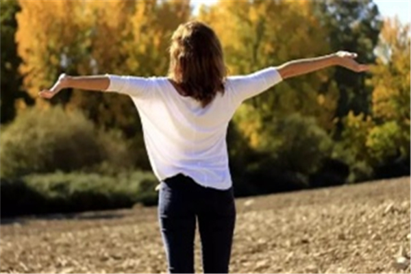 曬太陽補(bǔ)鈣嗎 曬太陽補(bǔ)鈣的原理是什么 曬太陽補(bǔ)鈣嗎 曬太陽補(bǔ)鈣的原理是什么