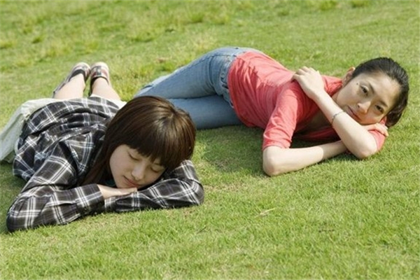 曬太陽(yáng)可以去除體內(nèi)濕氣嗎 曬太陽(yáng)除濕氣最好的辦法 曬太陽(yáng)可以去除體內(nèi)濕氣嗎 曬太陽(yáng)除濕氣最好的辦法