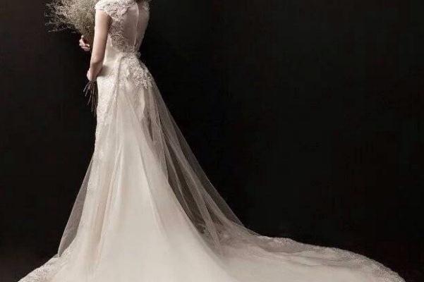 婚紗是買(mǎi)的好還是租的好 婚紗要準(zhǔn)備幾套 婚紗是買(mǎi)的好還是租的好 婚紗要準(zhǔn)備幾套