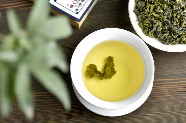 鐵觀音保質(zhì)期多長(zhǎng)時(shí)間 鐵觀音存放時(shí)間長(zhǎng)了還能喝嗎 鐵觀音保質(zhì)期多長(zhǎng)時(shí)間 鐵觀音存放時(shí)間長(zhǎng)了還能喝嗎