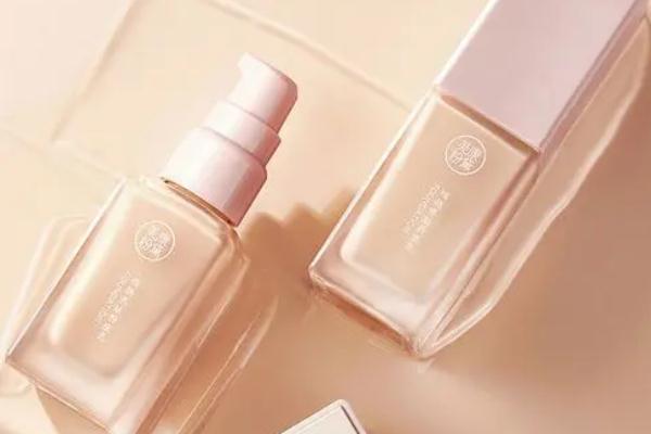 美康粉黛粉底液怎么樣 美康粉黛粉底液適合什么膚質(zhì) 美康粉黛粉底液怎么樣 美康粉黛粉底液適合什么膚質(zhì)