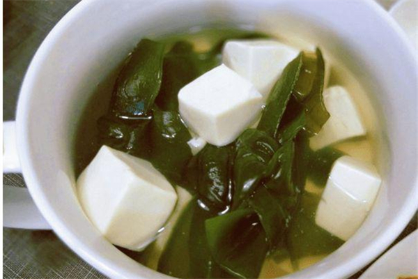 海帶和螃蟹可以一起吃嗎 海帶和什么菜搭配最好吃 海帶和螃蟹可以一起吃嗎 海帶和什么菜搭配最好吃