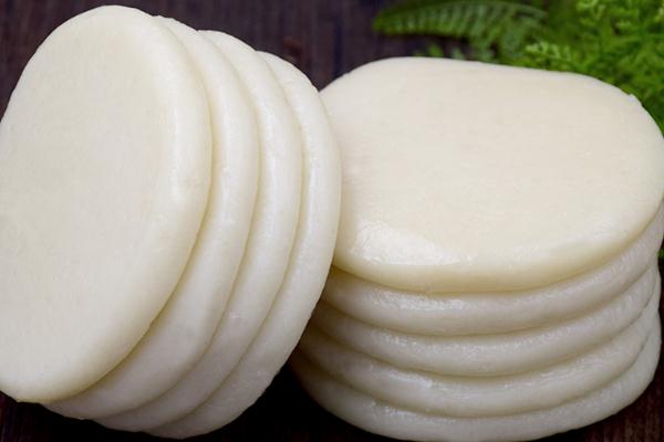 糍粑是用什么原材料做成的食物 糍粑是用糯米粉做的嗎 糍粑是用什么原材料做成的食物 糍粑是用糯米粉做的嗎