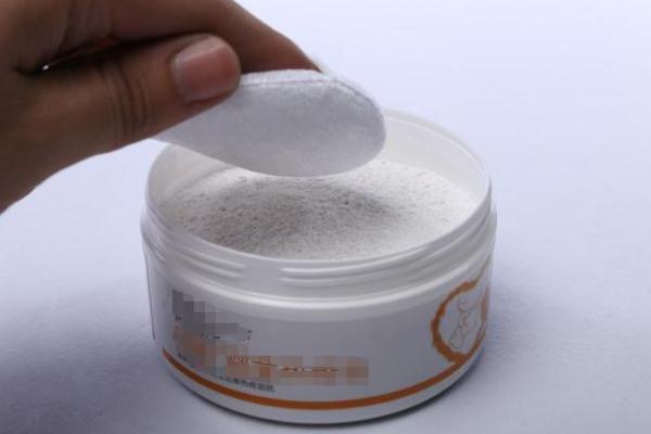 痱子粉是什么原料做的 痱子粉是干嘛的 痱子粉是什么原料做的 痱子粉是干嘛的