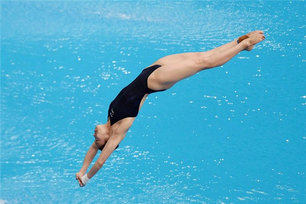 跳水的水花如何判定 跳水的會游泳嗎 跳水的水花如何判定 跳水的會游泳嗎