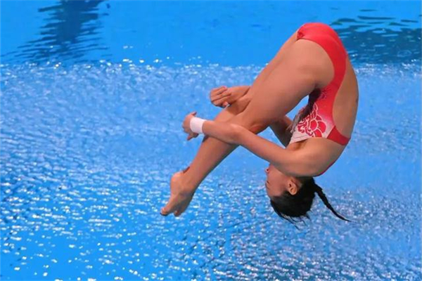 跳水的水花如何判定 跳水的會游泳嗎 跳水的水花如何判定 跳水的會游泳嗎