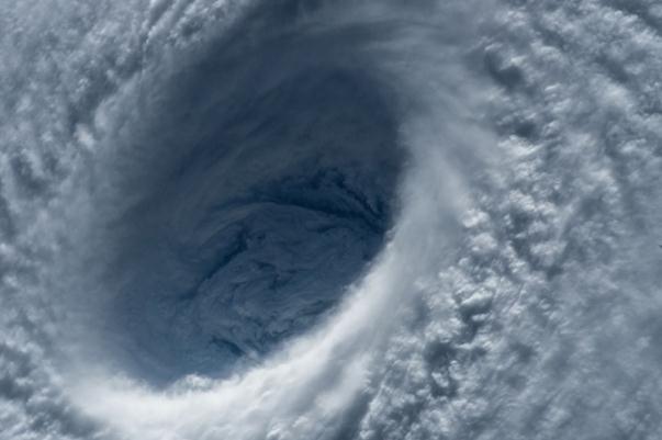 臺風是什么季節(jié)出現(xiàn) 臺風來臨前防范措施包括 臺風是什么季節(jié)出現(xiàn) 臺風來臨前防范措施包括