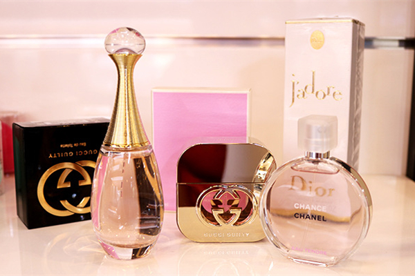 香水放車(chē)?yán)锉竦暮蠊?香水放車(chē)?yán)锇踩珕?><p>香水放車(chē)?yán)锉竦暮蠊?香水放車(chē)?yán)锇踩珕?/p> </a></li>
                           <li><a href=