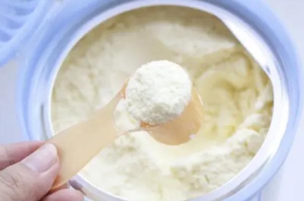 奶粉有腥味是怎么回事 奶粉有黑色顆粒是怎么回事 奶粉有腥味是怎么回事 奶粉有黑色顆粒是怎么回事
