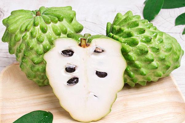 釋迦果的皮能吃嗎 釋迦果是大的好還是小的好 釋迦果的皮能吃嗎 釋迦果是大的好還是小的好