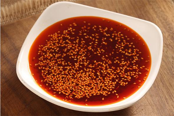 油辣子用什么辣椒 油辣子怎么做又香又好吃 油辣子用什么辣椒 油辣子怎么做又香又好吃